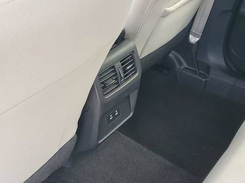 Used 2025 Nissan Rogue SV FWD image 16