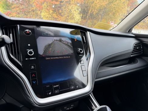 Used 2022 Subaru Outback Premium image 8