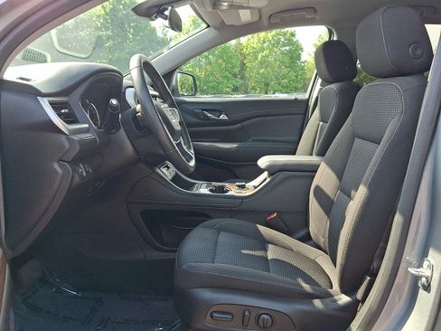 Used 2023 GMC Acadia SLE w/ Driver Convenience Package FWD image 16