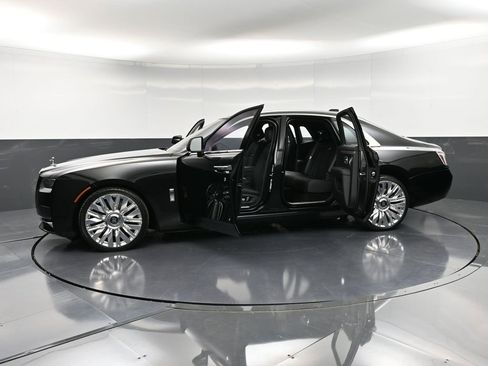 Used 2025 Rolls-Royce Ghost image 42