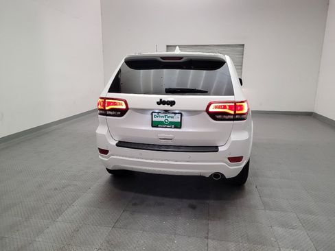 Used 2019 Jeep Grand Cherokee Altitude RWD image 7