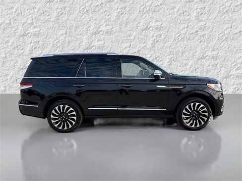 Used 2024 Lincoln Navigator Black Label image 2