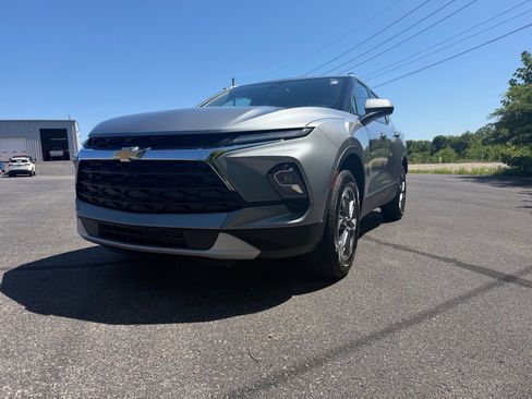 Used 2024 Chevrolet Blazer LT w/ Convenience Package FWD image 7