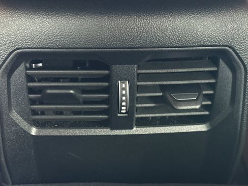 Used 2025 BMW 430i Coupe w/ Convenience Package image 16