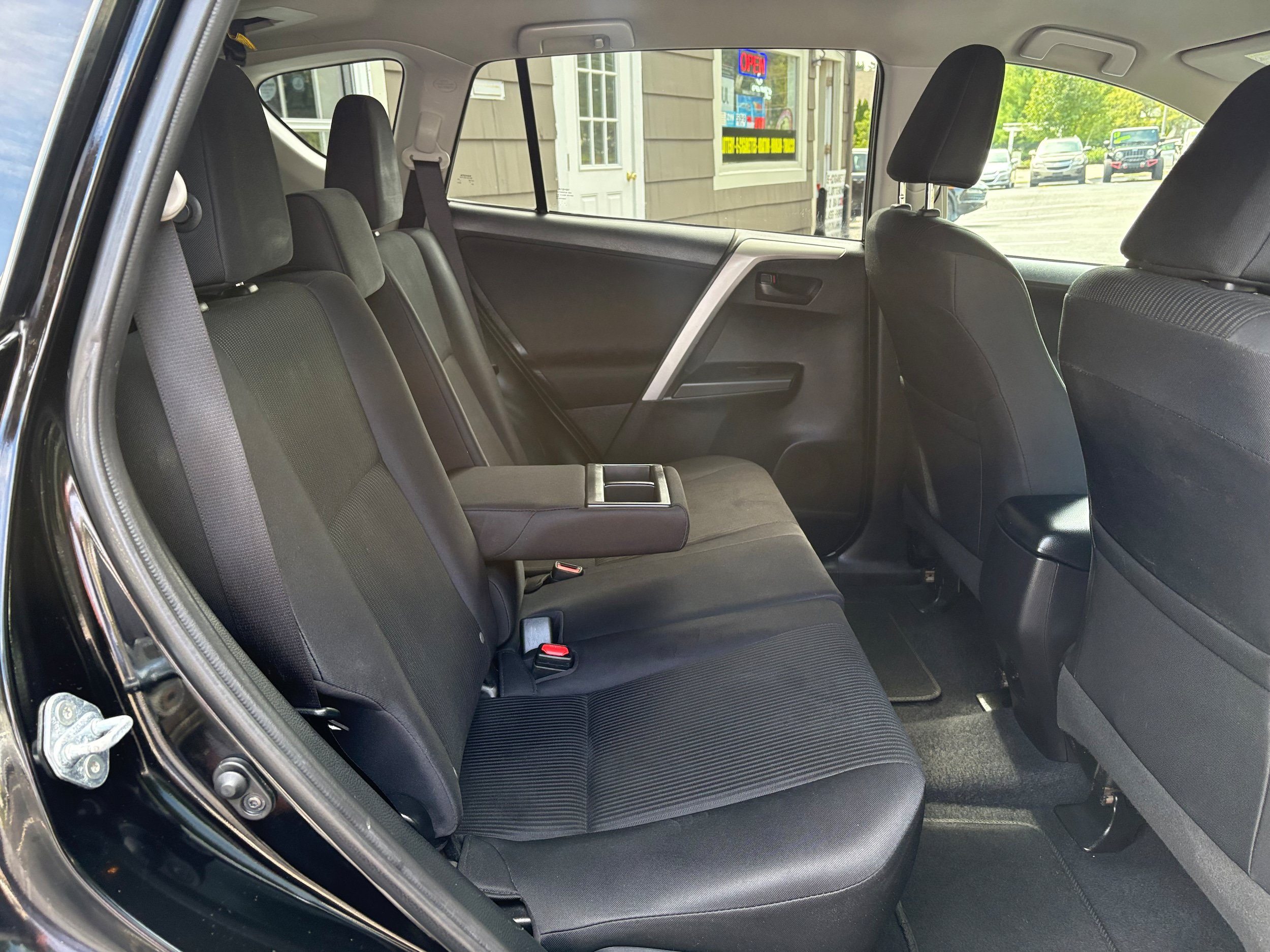 Used 2016 Toyota RAV4 LE AWD/4WD image 21
