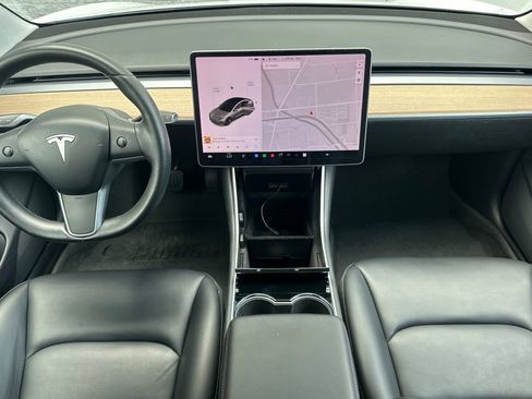Used 2018 Tesla Model 3 Mid Range image 12