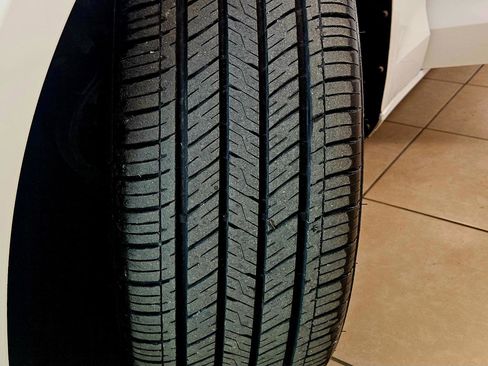 Used 2021 Volvo S60 T5 Momentum w/ Climate Package image 33