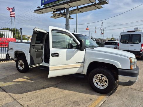 Used 2004 Chevrolet Silverado 2500 LS image 8