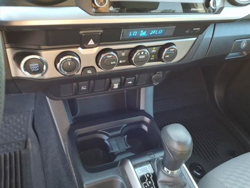 Used 2023 Toyota Tacoma SR5 AWD/4WD image 33