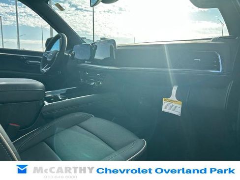 New 2026 Chevrolet Suburban Premier w/ Sun And Tow Package image 30