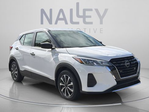 Used 2022 Nissan Kicks S FWD image 7