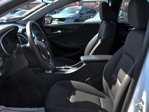 Used 2024 Chevrolet Malibu LT FWD image 17