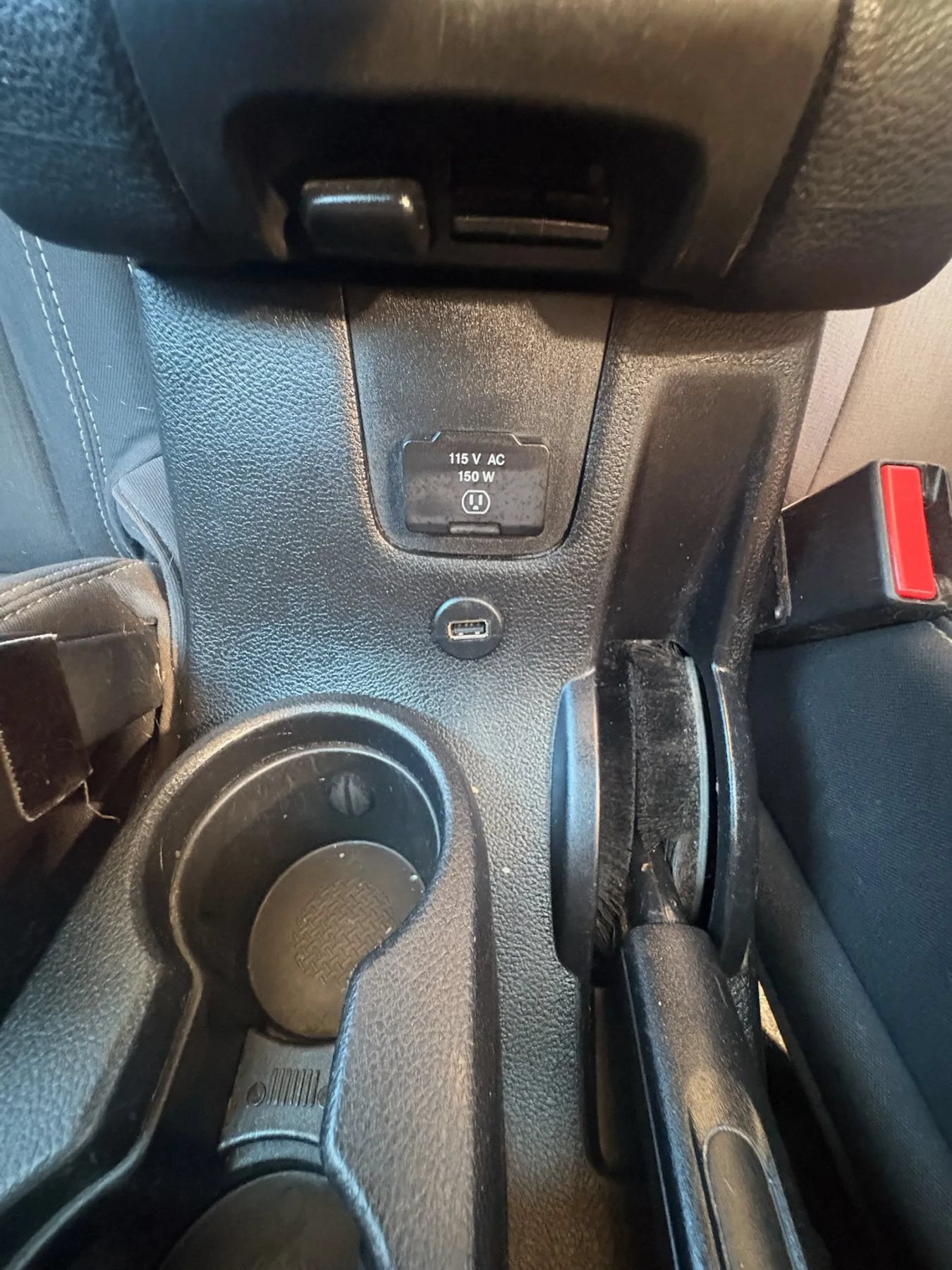 Used 2013 Jeep Wrangler Unlimited Sahara AWD/4WD image 22