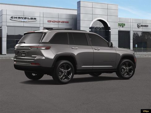 New 2025 Jeep Grand Cherokee Altitude image 8