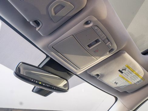 Used 2018 Nissan Rogue SL w/ Premium Package image 14