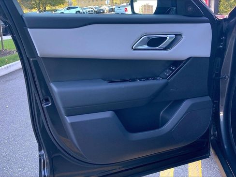 Used 2026 Land Rover Range Rover Velar S image 21