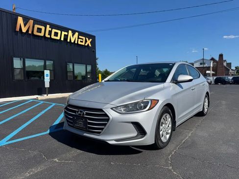 Used 2018 Hyundai Elantra SE FWD image 1