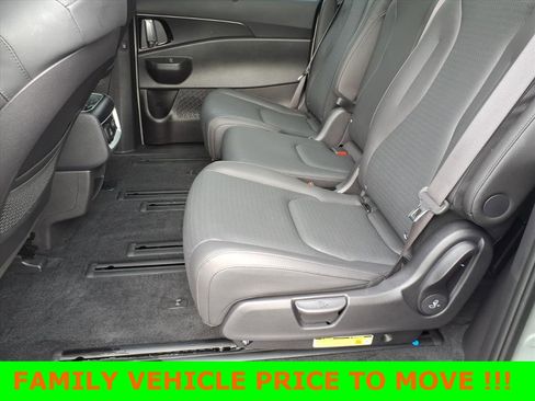 Used 2025 Kia Carnival SX Prestige image 15