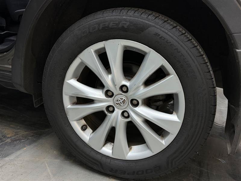 Used 2014 Toyota RAV4 Limited w/ Technology Package AWD/4WD image 17