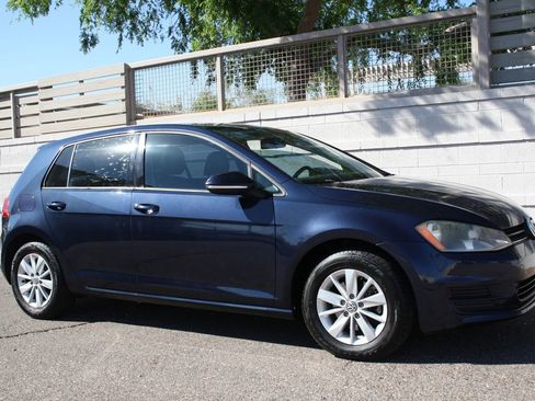 Used 2015 Volkswagen Golf S image 4