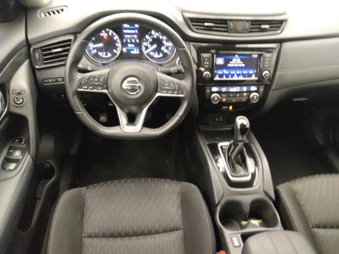 Used 2019 Nissan Rogue SV FWD image 22