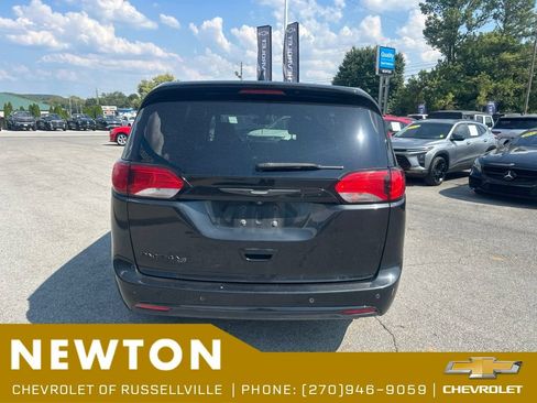 Used 2019 Chrysler Pacifica Touring Plus w/ S Appearance Package FWD image 7
