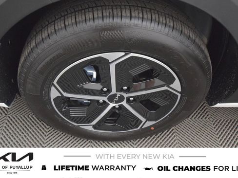 New 2025 Kia Niro EX image 21