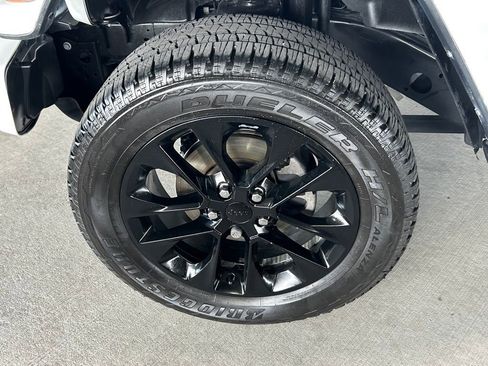 Used 2023 Jeep Wrangler Altitude image 31