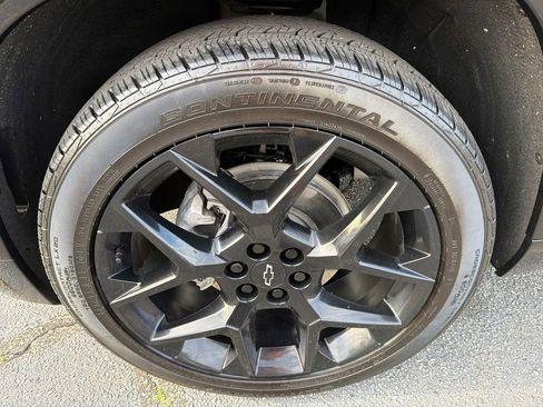 Used 2025 Chevrolet Traverse RS FWD image 11