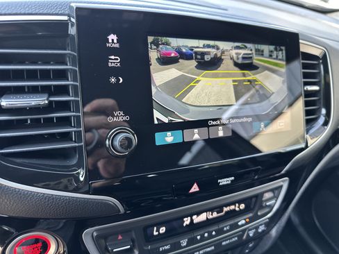 Used 2025 Honda Passport Black Edition image 18