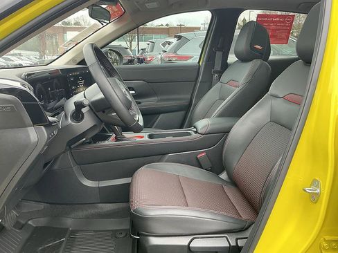 Certified 2025 Nissan Kicks SR w/ SR Premium Package image 12