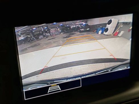 Used 2022 GMC Terrain SLE w/ Driver Convenience Package AWD/4WD image 15