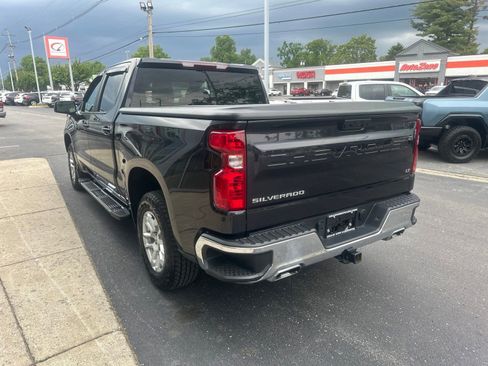 Used 2024 Chevrolet Silverado 1500 LT w/ Z71 Off-Road Package AWD/4WD image 5