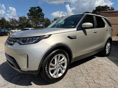 Used 2017 Land Rover Discovery HSE AWD/4WD image 4