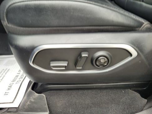 Used 2024 Jeep Wagoneer Series II w/ Flexible Seating Group RWD image 12