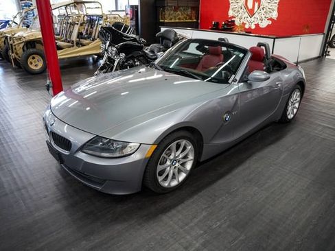 Used 2006 BMW Z4 3.0i RWD image 2