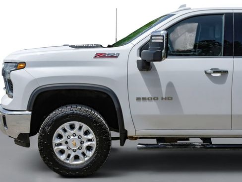 Used 2025 Chevrolet Silverado 2500 LTZ w/ LTZ Convenience Package AWD/4WD image 10
