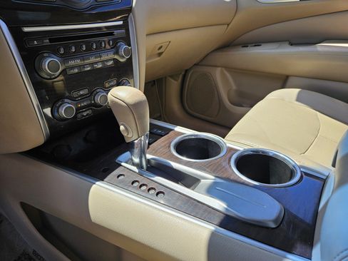 Used 2015 Nissan Pathfinder SL w/ SL Premium Package FWD image 24