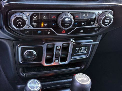 Used 2023 Jeep Wrangler Unlimited Sahara w/ Cold Weather Group image 24