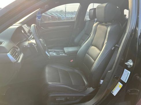 Used 2018 Honda Accord Sport image 11