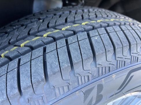 New 2026 Chevrolet Traverse LT w/ Driver Confidence Package image 31