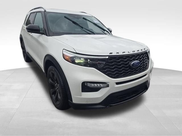 Used 2023 Ford Explorer ST w/ Technology Package AWD/4WD image 2