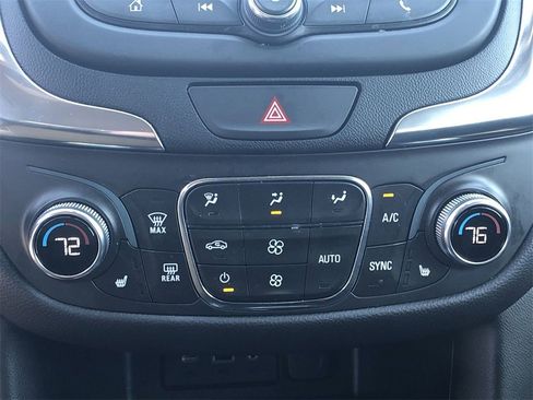 Used 2021 Chevrolet Equinox LT image 18