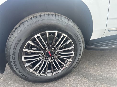 New 2026 GMC Yukon XL Elevation w/ LPO, Get Active Package image 6