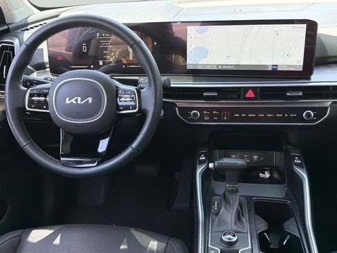 Certified 2025 Kia Sorento S FWD image 40