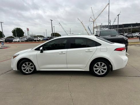 Used 2026 Toyota Corolla LE FWD image 6