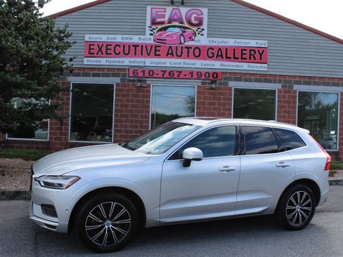 Used 2019 Volvo XC60 T5 Momentum w/ Multimedia Package AWD/4WD image 1