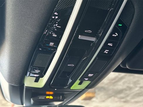 Used 2023 Porsche Cayenne image 22