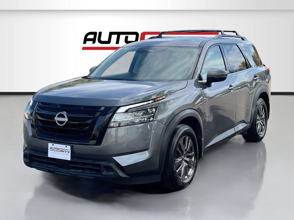 Used 2022 Nissan Pathfinder SV w/ SV Premium Package AWD/4WD image 3