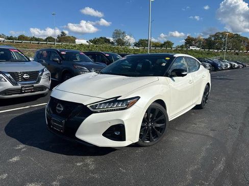 Certified 2023 Nissan Maxima SR w/ Sport Mat Group image 1